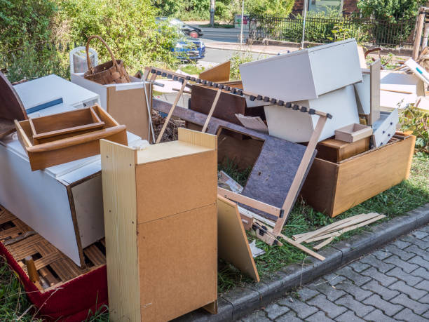 Best Commercial Cleanout Services  in Centereach, NY